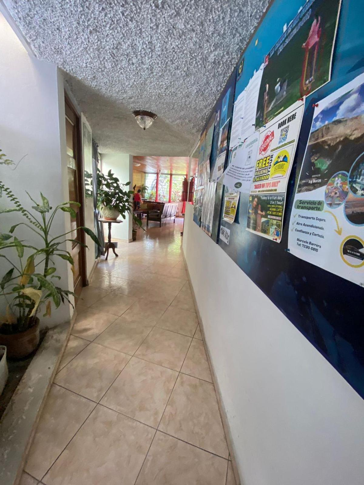 Cumbres Del Volcán Escalón Hostal San Salvador
