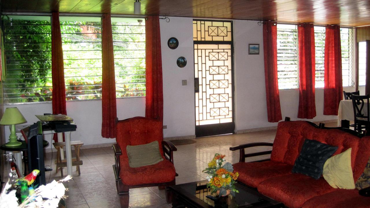 Cumbres Del Volcán Escalón Hostal San Salvador